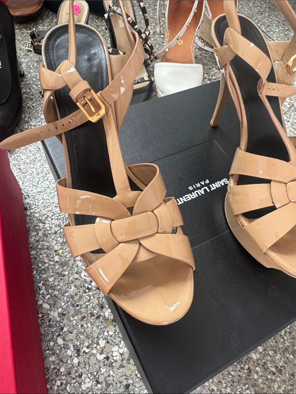 Saint Laurent Beige Patent Leather Knotted T-Strap Heels - Picture 4 of 5